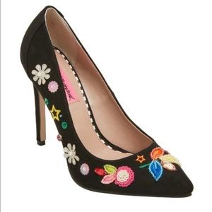 NEW Betsey Johnson Alexis Pumps